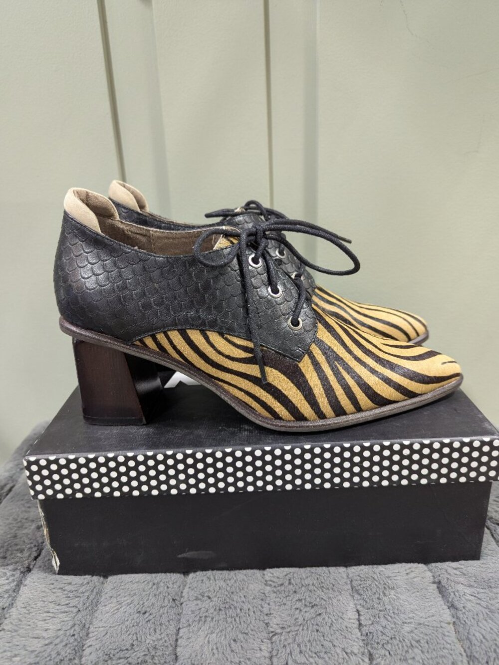 Minx Veni Shoes NWT